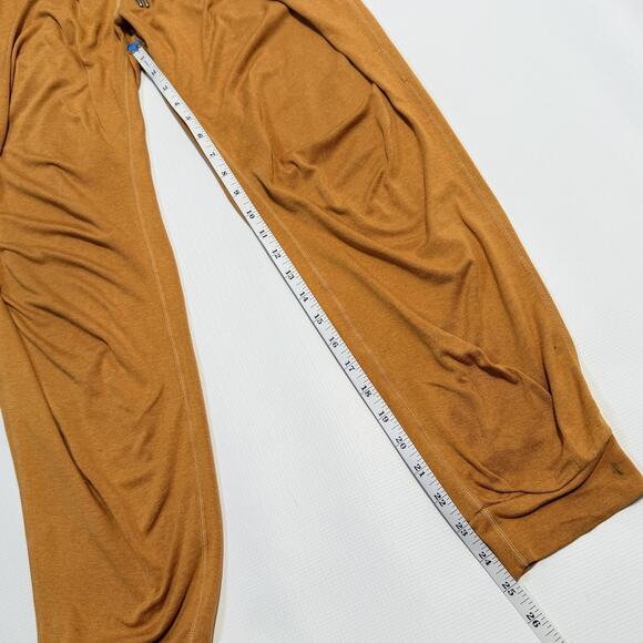 Vuori Jogger Pants Mens Gold Cuffed Sweatpants Drawstring Pockets Athletic - Picture 6 of 11